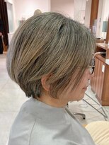 デフィ アオヤマ(defi AOYAMA) 白髪を活かす。乾かすだけで決まる大人上品ショートボブ