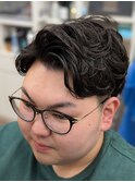 サイドバックに流した大人パーマ