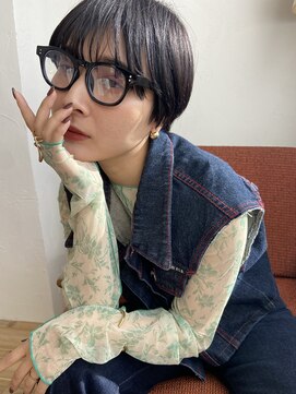 ケイリー(KAYLEE) 【KAYLEE STYLE】大人暗髪ショート