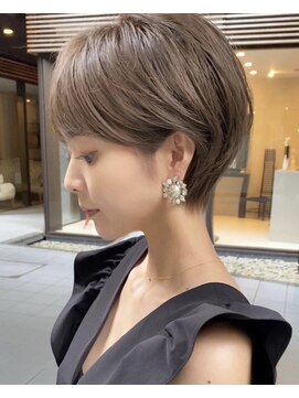 ラフ 新宿(Laff) 新宿 大人可愛い 20代30代40代 小顔ショートボブ 丸みショート