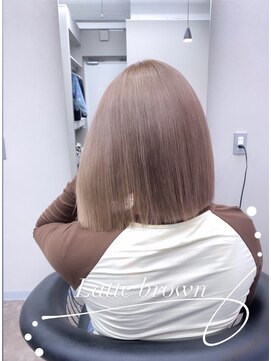 エミーバイモアムー(Emmie byMoremuu) ［南越谷 YU-TA］ラテブラウン