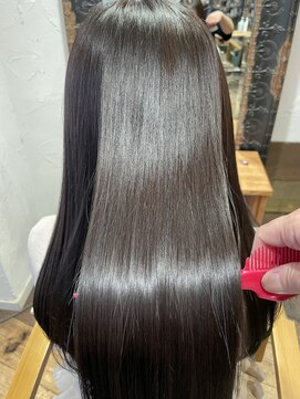 クオーレ(CUORE) ドライヤーで乾かしただけで綺麗にサラサラにまとまる縮毛矯正