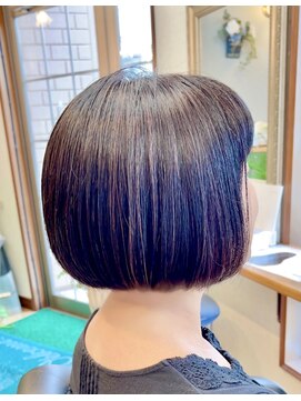 ココモ(cocomo) 艶々ミニボブ