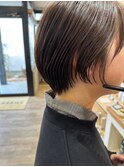奥行きショートアッシュカラー20代30代襟足すっきりこなれヘア