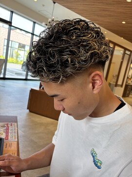 サラビューティーサイト 志免店(SARA Beauty Sight) 【Haru】極道パーマ/メッシュ/ハイライト/フェード