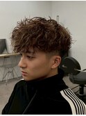 スペインカール ハイライトカラー　メンズカット　メンズパーマ