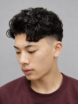 スター(STAR) フェード×波巻きパーマ|色気ヘア