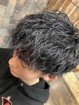 ヘアー クリエイト カルバリ(HAIR CREATE Calbari) ツイストスパイラルパーマ×ブルーハイライト
