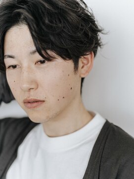 フォト イケブクロ(foto IKEBUKURO) 20、30代メンズ大人男子ハイライトセンターパートグレージュ