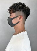 スペインカール_アップバングコンマヘアスキンフェード_ba419002