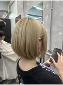 ハイトーンベージュショートボブ