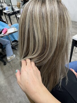 プライズ アイリス 池袋東口店(prize Iris) 白髪ぼかしハイライトケアカラー池袋