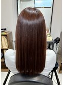 赤みレッドブラウンストレートセミロング艶カラー