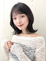 ビーチ(BEACH) 外ハネミディアム透け感グレージュヘア