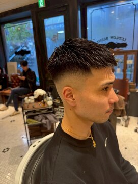 ルドローブラントオオサカ(LUDLOW BLUNT Osaka) 【LUDLOW　BLUNT】フェードカット　バーバーヘア　クロップヘア