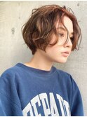 横浜西口レイヤーボブショコラベージュ丸みショートボブ前髪あり