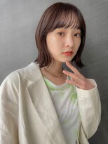 くびれヘア　レイヤーボブ　外ハネ　切りっぱなし　ベージュ