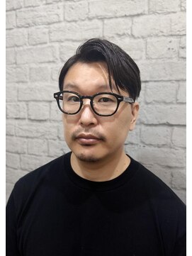 グレイスフル バーバープラチナム 六本木店(Graceful Barber platinum) ツーブロックナチュラルサイドパート