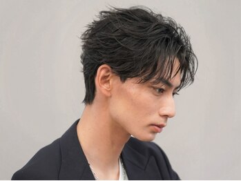 バイフィフス 原宿/表参道(by fifth)の写真/《自宅でもサロンクオリティに》緩めのカールが人気のフェザーパーマで、垢抜けた印象に*[原宿/メンズ]