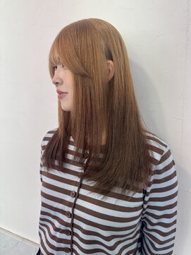 タブー(TABOO) あき/レイヤーカット×ヘーゼルベージュのルーツカラー