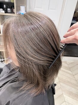 フィーリー ヘア デザイン 太田店(feAry)の写真/気になる白髪にも、エイジングで綺麗に見えにくくなった髪質にも改善策は存在します☆１０年前のあの美髪へ
