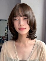 ロティー 天神(loty) ミディアムレイヤー 顔周りレイヤー 前髪 赤み消しベージュ 30代