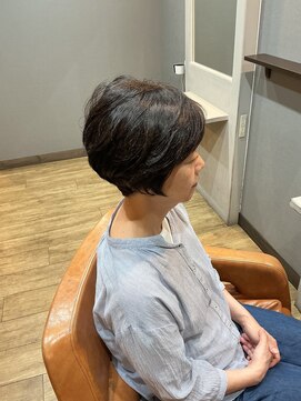 クロデザイン(KURO DESIGN) 前下がりショートグラデーション