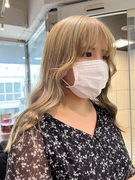 ヘアーアンドメイク ビス(HAIR&MAKE bis) ブリーチ1回でできるミルクティーベージュ♪