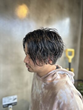 アンスリウム(anthurium) 【縦落ちスパイラル×緩めパーマ×stylist小林】