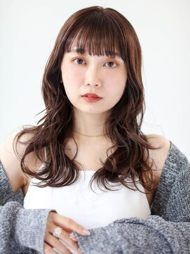 ガリカ 博多(Gallica) レイヤーカットとゆるふわカールのうるツヤミディアム