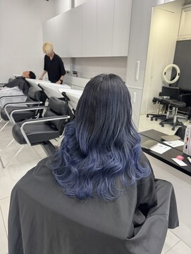 アライブ ハラジュク(ALIVE harajuku) 【ALIVE yu-ki 色落ちシルバーになるブルーバレイヤージュ】