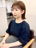 オウル(Owll)&nbsp;＊大人可愛い肩上切りっぱなし外ハネボブ×シアーベージュ＊