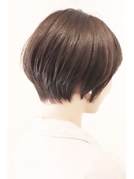 アイ(I.) 【 Ｉ. 】30代からのお手入れ簡単丸みショートボブ　川口