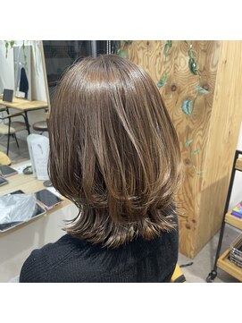 アマネ(AMANE) 外ハネくびれレイヤー