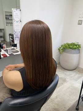 イレス 札幌円山店(IRESU) ミディアムヘア斜めバンググレージュカラーシルキーベージュ