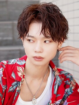 ライラ(Lyla) かきあげて崩す色気ショート