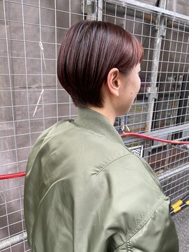 ツイギー 宮西店(TWiGGY) アクセントになるピンクレッドカラーとショートボブ