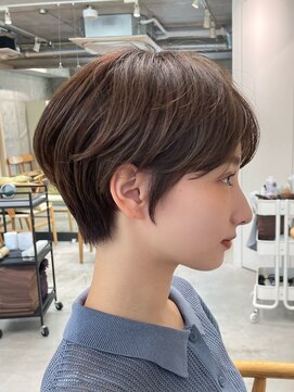 ミィ 浦和(mee) デザインカラールイヤーカット/ウェットヘア／オリーブベージュ