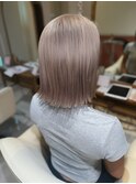 切りっぱなしボブ×ベージュ8.16ハイライトカラー