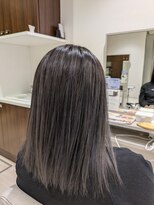 プロ ヘア テック(PRO HAIR TEC)&nbsp;暗めでも、ちゃんと透明感！ハイライトで作る大人アッシュグレー