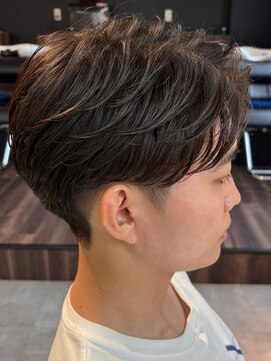 シーフフェード 千葉(Cyf FADE) テーパーフェード/フェザーパーマ/センターパート/千葉駅/森茂樹