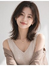 リリアーナ(LILIANA) 池袋 大人ミディアム ミディアムレイヤー アッシュブラウン