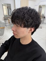 メルシー ドゥ メンズ(merci deux)&nbsp;波巻きパーマセンターパートスパイラルパーマツイストパーマ韓国