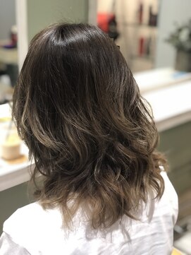 イーラ(era) ハイレイヤースタイル