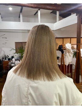 ニッカ(nicca) 20代30代明るめベージュハイトーン大人可愛いストレートロング