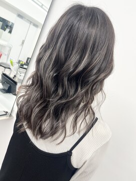 プリュス 名古屋(Plus) ハイライト/コントラストハイライト/グレージュ