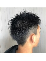 リノ(Lino)&nbsp;清潔感たっぷりかりあげショートスタイル