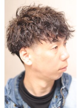 ミルトニア(MILTONIA) 30代40代ツイストスパイラルパーマツーブロックマッシュ