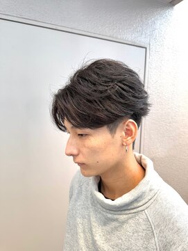 エストアール フクオカ 福岡博多店(est-r. Fukuoka) センターパート/フェザーパーマ/福岡/博多