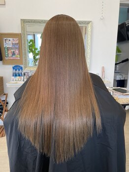 アロハ(Aloha)の写真/真っ直ぐすぎない自然な仕上がりで上品な印象をお届け◇滑らかな手触りと触り心地の良い艶髪をお試しあれ♪